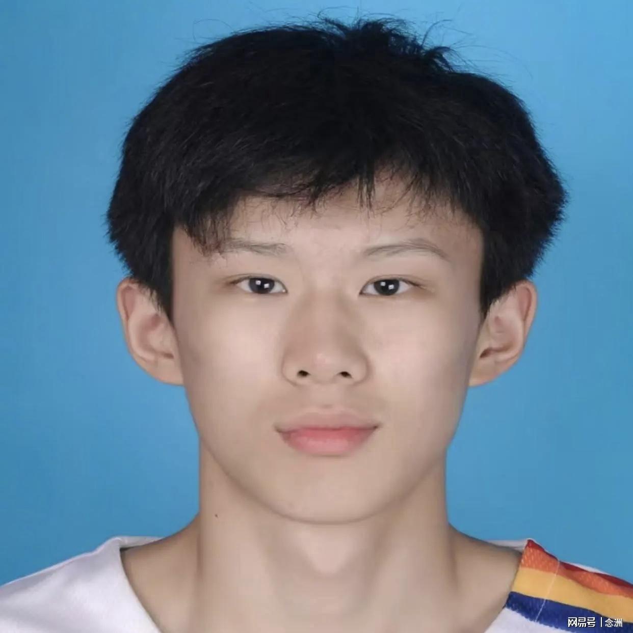 星空体育-曝U18男篮核心改名+改年龄参赛!连名带姓全都改 疑似2次改小4岁